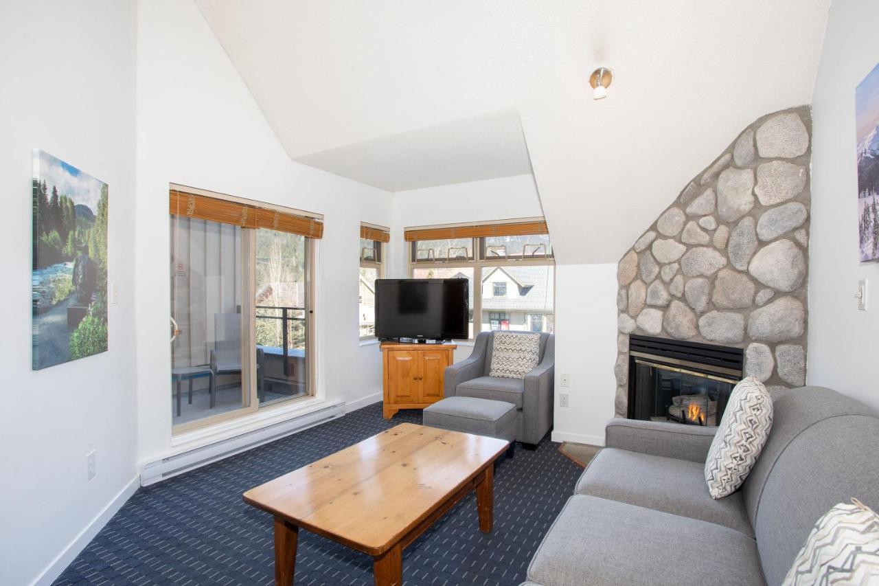 Lake Placid Lodge By Whiski Jack Whistler Exteriör bild