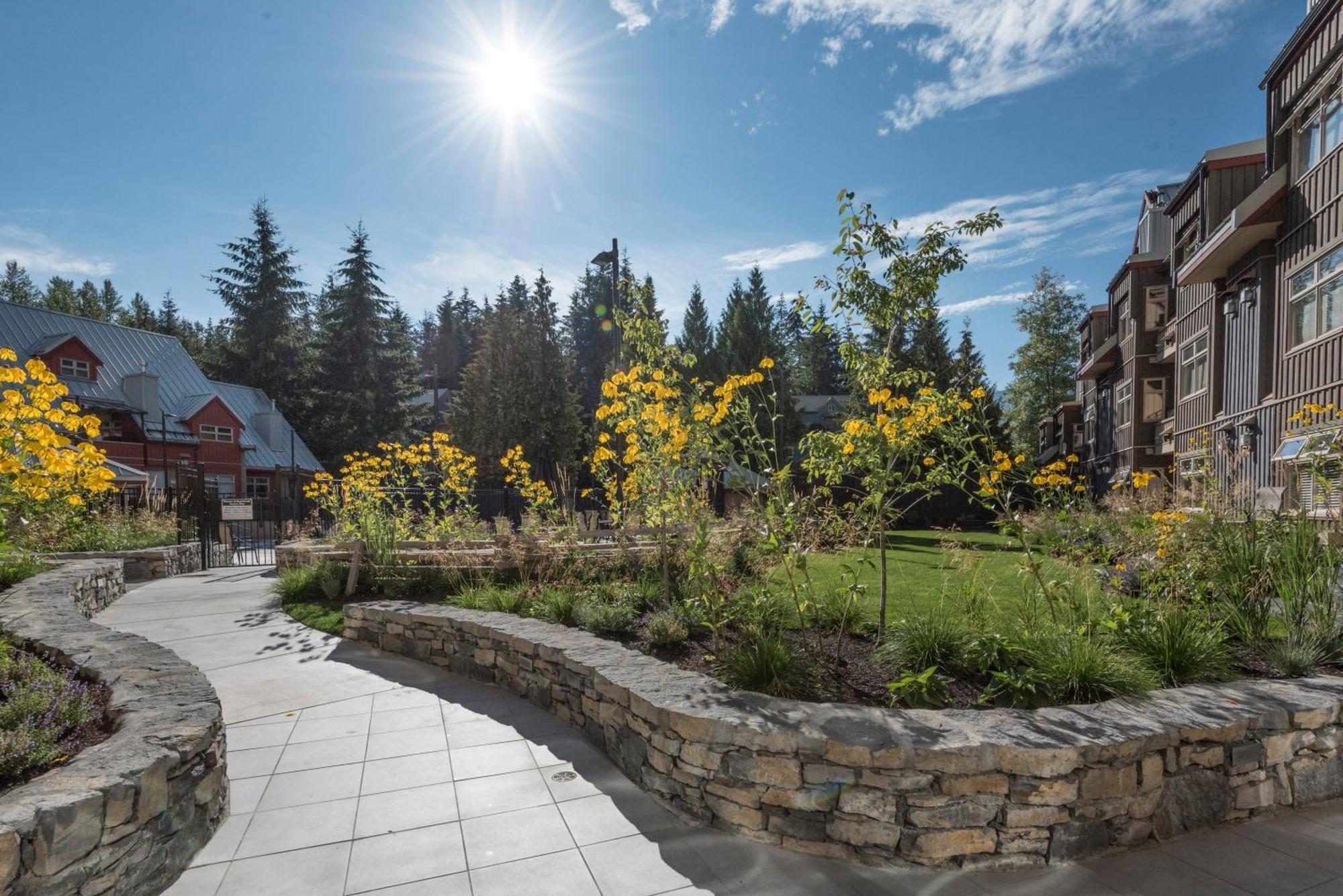 Lake Placid Lodge By Whiski Jack Whistler Exteriör bild